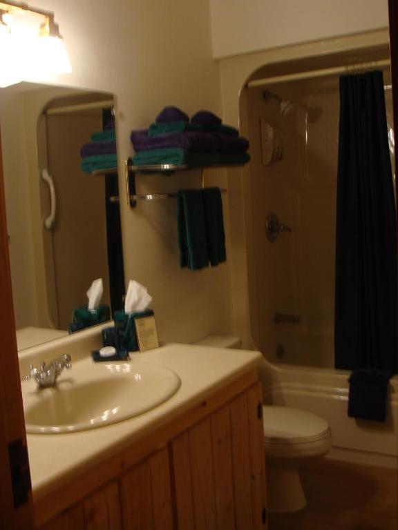 Gustavus Bear Track Inn חדר תמונה